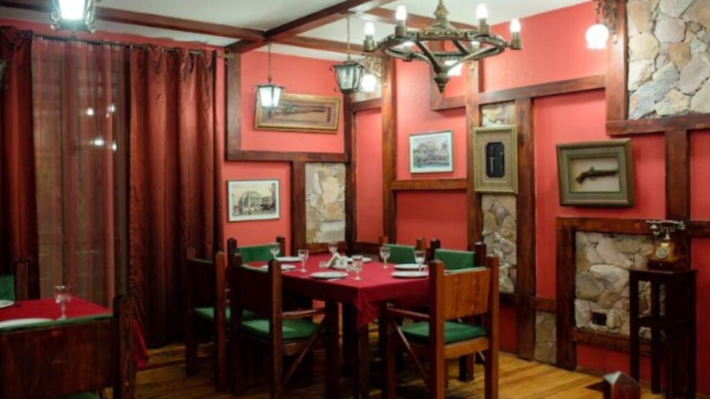 restaurant booths