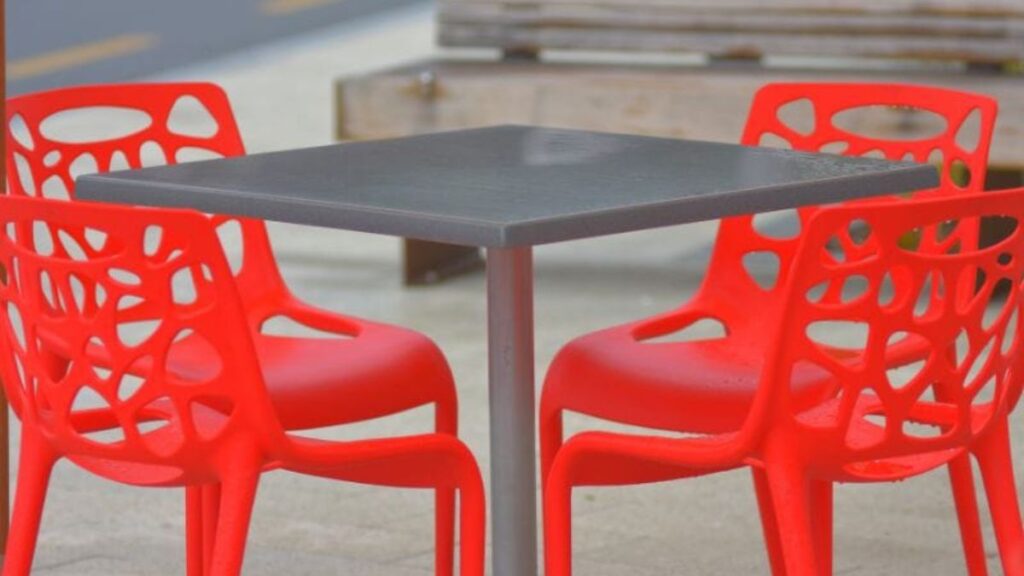 Tumbons vs. Traditional Chairs: Which is Right for You?