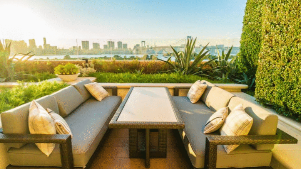 Designing Modern Outdoor Living Rooms With Artificial Grass Flooring