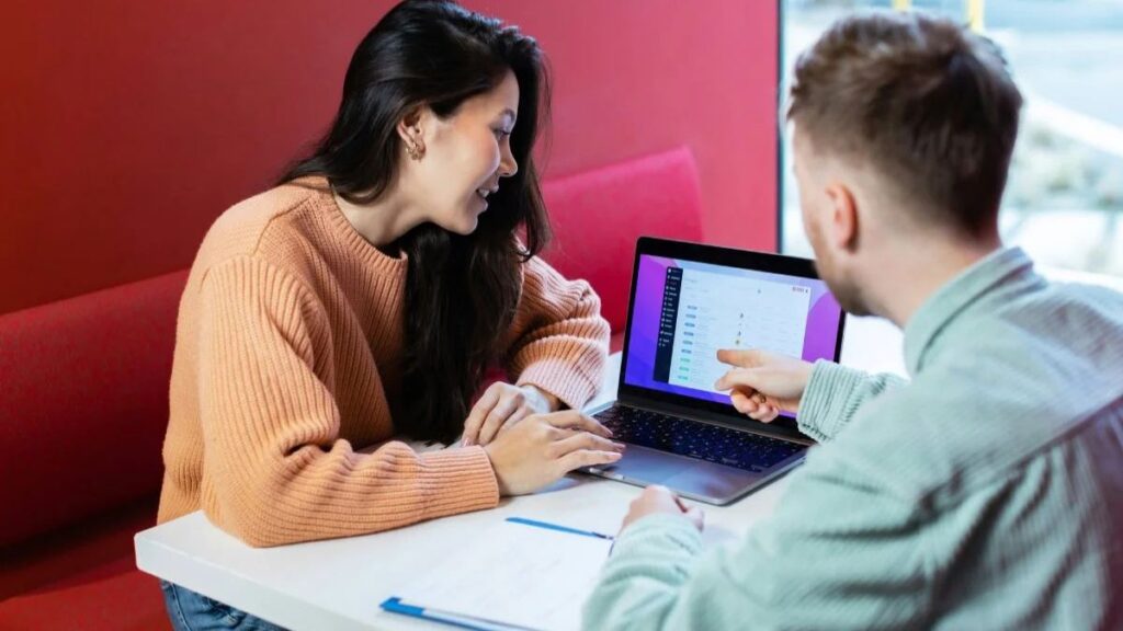 Troozer com vs. Traditional Travel Sites: What Sets It Apart?